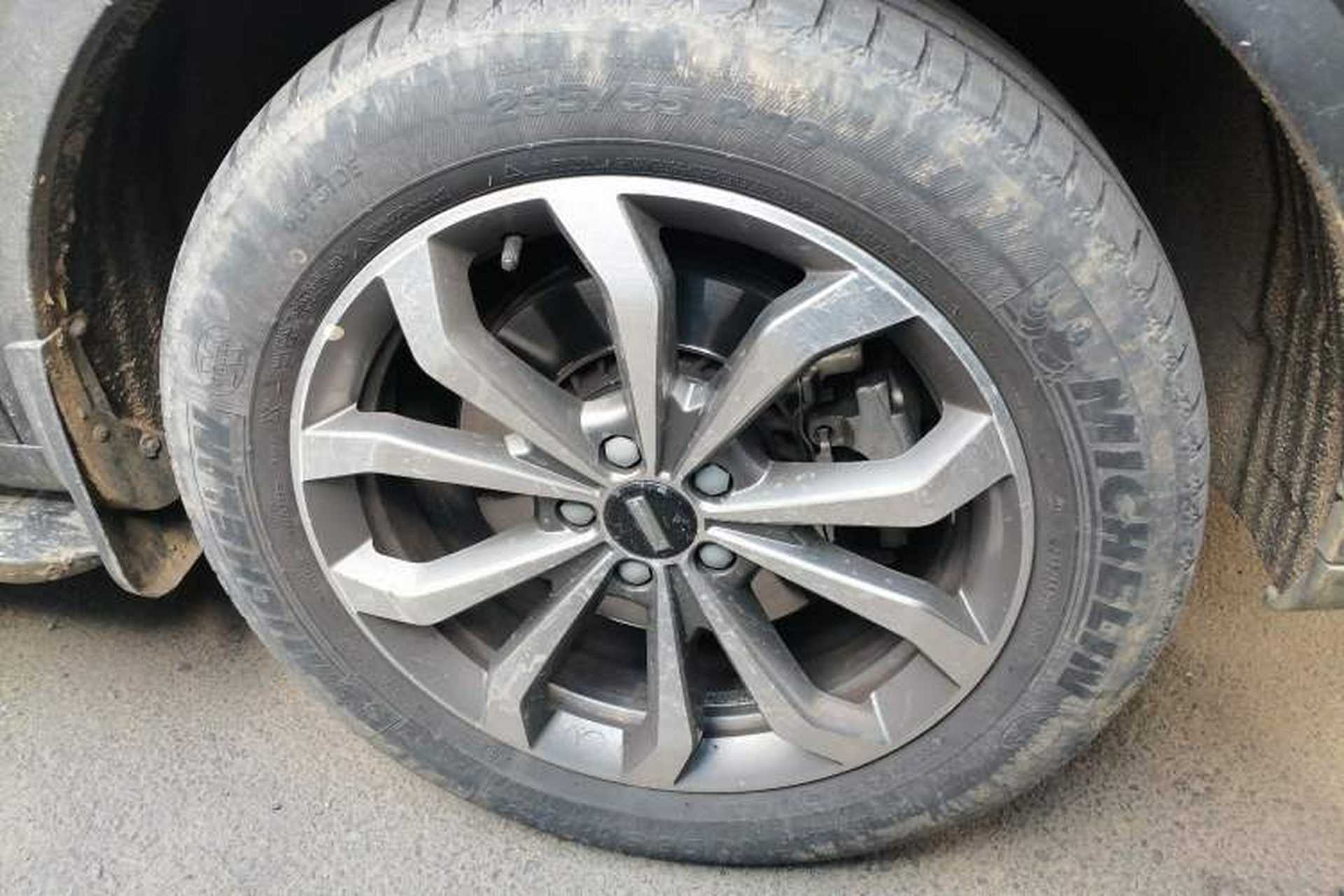 Used Wey VV6 2020 2.0T Two-Wheel Drive Smart Enjoyment+ Right Front Wheel Hub