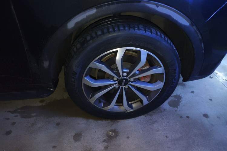 Used Wey VV6 2020 2.0T Two-Wheel Drive Smart Enjoyment+ Right Front Wheel Hub