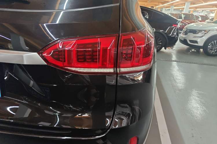 Used Wey VV6 2020 2.0T Two-Wheel Drive Smart Protection+ Right Rear Taillight
