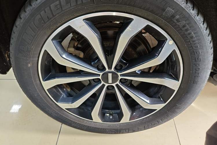 Used Wey VV6 2020 2.0T Four-Wheel Drive Zhiyu+ Right Rear Wheel Hub