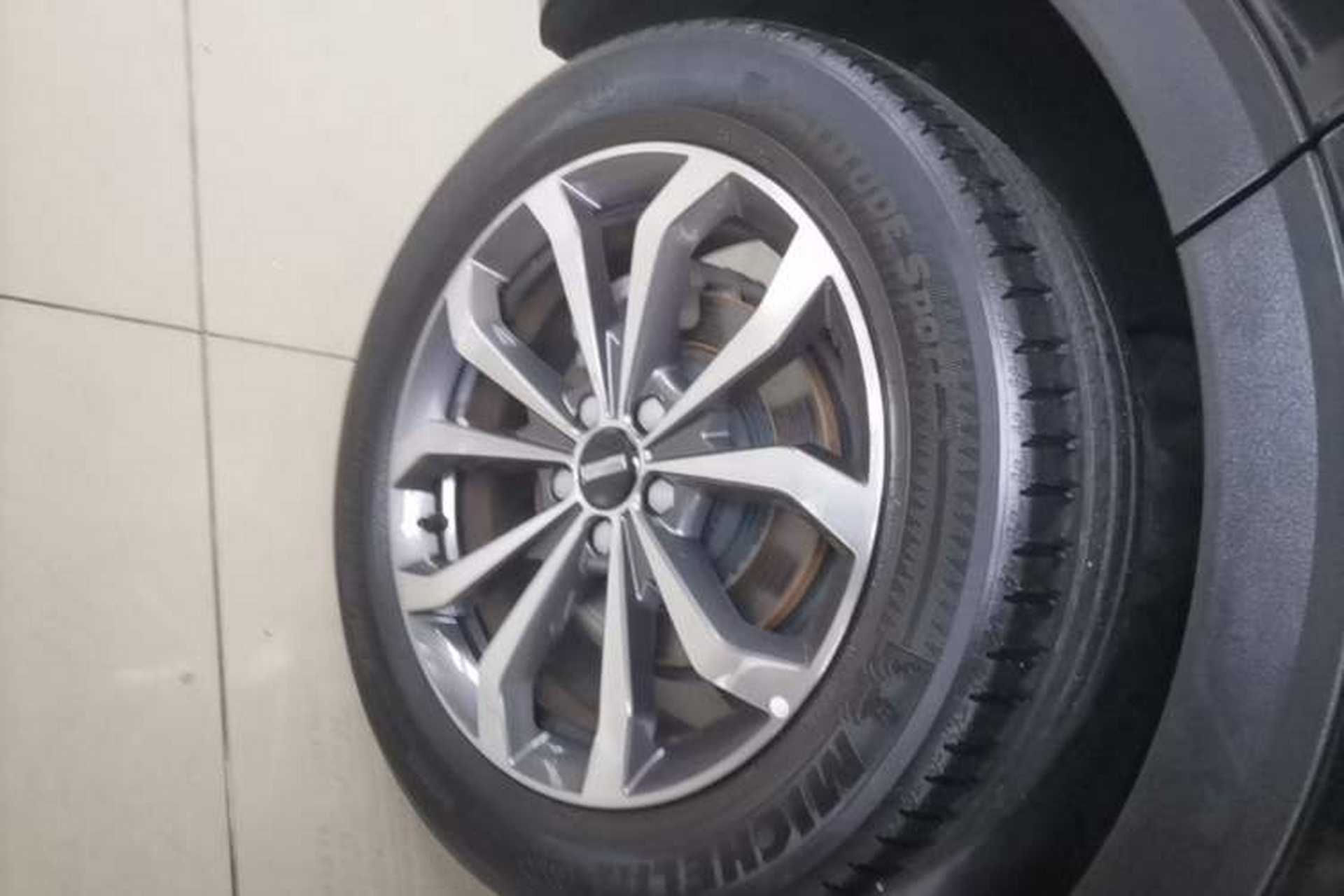 Used Wey VV6 2020 2.0T Two-Wheel Drive Smart Protection+ Right Rear Wheel Hub