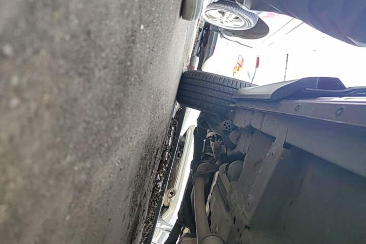 Used Wey VV6 2020 2.0T Two-Wheel Drive Smart Protection+ Right Side Sill