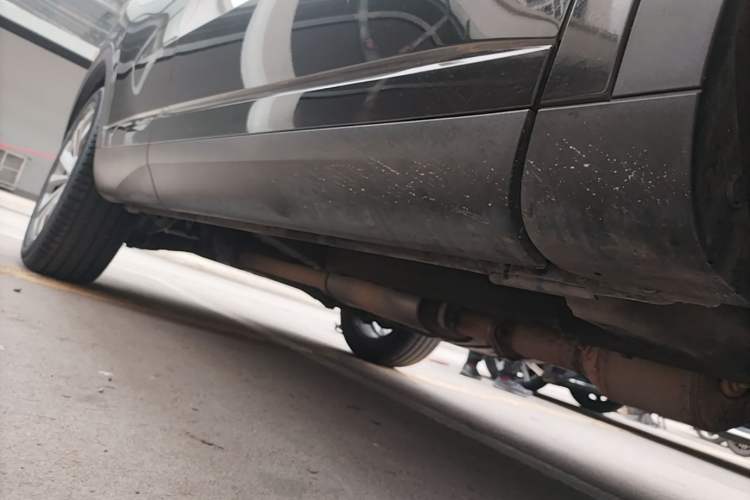 Used Wey VV6 2020 2.0T Two-Wheel Drive Smart Protection+ Right Side Sill