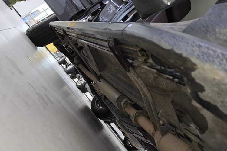 Used Wey VV6 2020 2.0T Two-Wheel Drive Smart Protection+ Right Side Sill