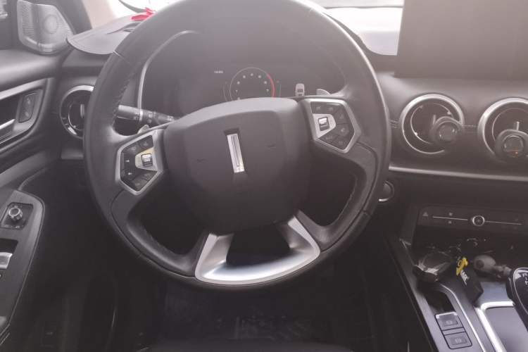 Used Wey VV6 2020 2.0T Two-Wheel Drive Smart Enjoyment+ Steering Wheel