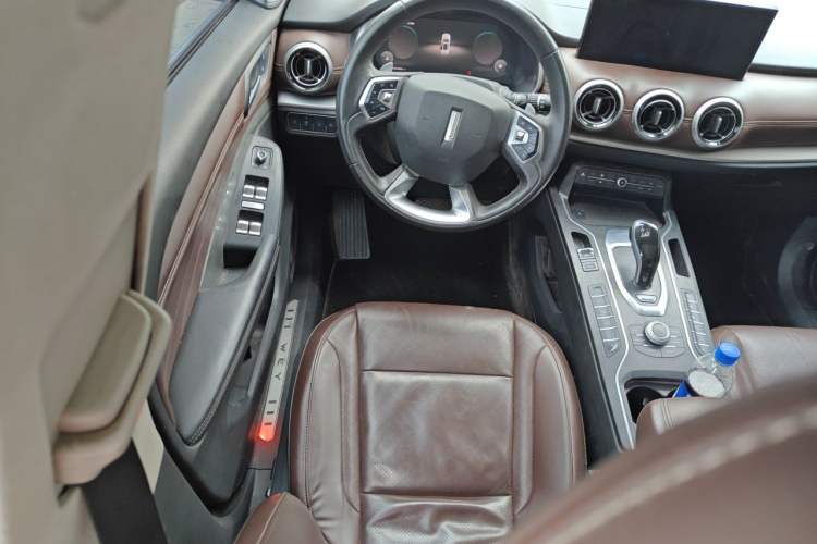 Used Wey VV6 2020 2.0T Two-Wheel Drive Smart Enjoyment+ Steering Wheel