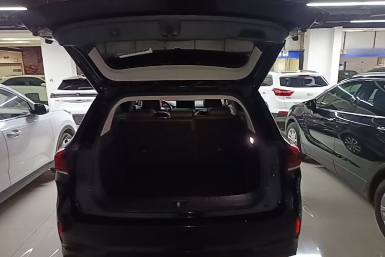 Used Wey VV6 2020 2.0T Two-Wheel Drive Smart Enjoyment+ Trunk