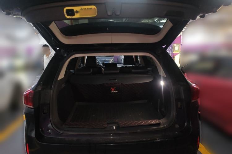 Used Wey VV6 2020 2.0T Two-Wheel Drive Smart Enjoyment+ Trunk