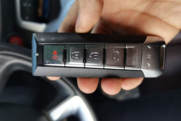 Used Wey VV6 2020 2.0T Two-Wheel Drive Smart Protection+ Vehicle Key