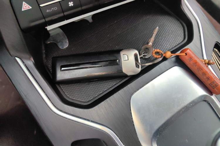 Used Wey VV6 2020 2.0T Two-Wheel Drive Smart Protection+ Vehicle Key
