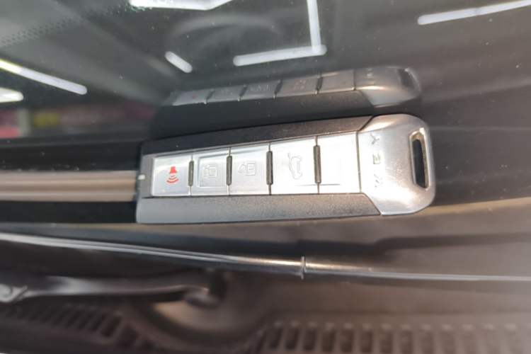Used Wey VV6 2020 2.0T Two-Wheel Drive Collie SmartDrive+ Vehicle Key