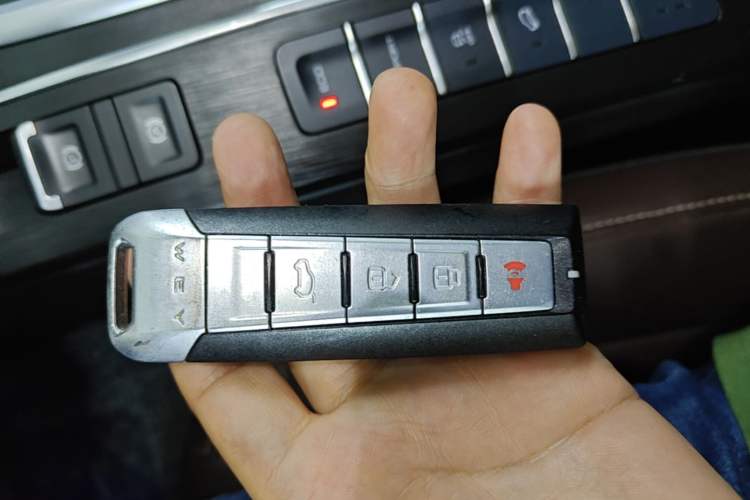 Used Wey VV6 2020 2.0T Two-Wheel Drive Smart Protection+ Vehicle Key
