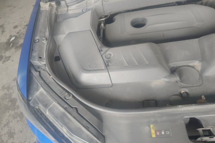 Used Wey VV6 2020 2.0T Two-Wheel Drive Smart Protection+ Engine Bay Right