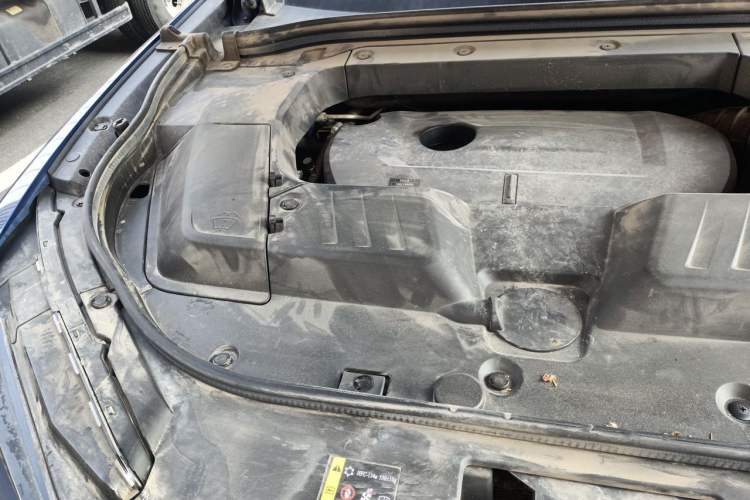 Used Wey VV6 2020 2.0T Two-Wheel Drive Smart Protection+ Engine Bay Right