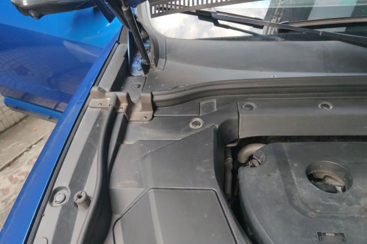 Used Wey VV6 2020 2.0T Two-Wheel Drive Smart Enjoyment+ Engine Bay Right