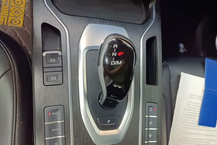 Used Wey VV6 2020 2.0T Two-Wheel Drive Smart Protection+ Gear Lever