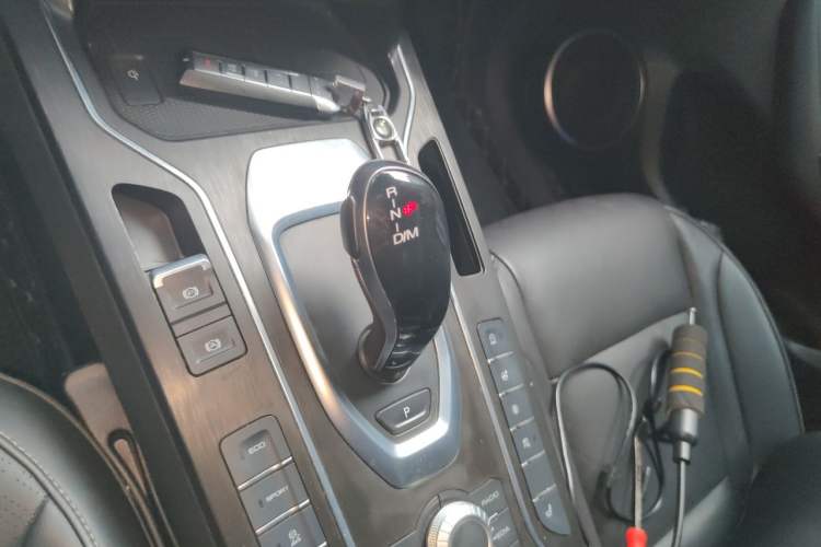 Used Wey VV6 2020 2.0T Two-Wheel Drive Smart Enjoyment+ Gear Lever