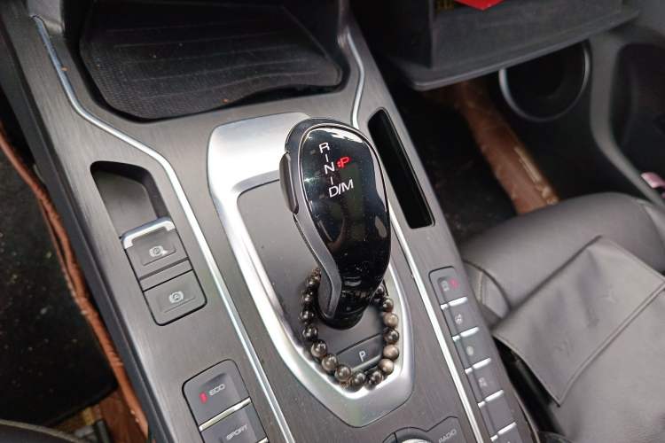 Used Wey VV6 2020 2.0T Two-Wheel Drive Smart Protection+ Gear Lever