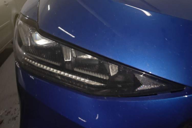 Used Wey VV6 2020 2.0T Two-Wheel Drive Smart Protection+ Right Front Headlight