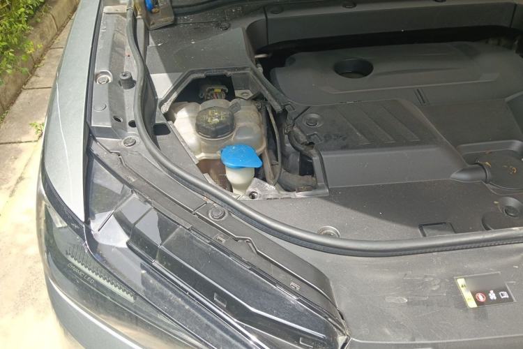 Used Wey VV6 2020 2.0T Two-Wheel Drive Zhiyue+ Engine Bay Right