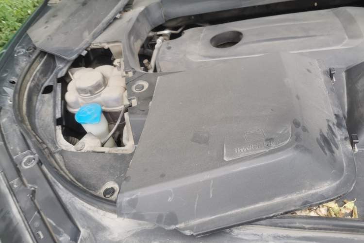 Used Wey VV6 2020 2.0T Two-Wheel Drive Smart Protection+ Engine Bay Right