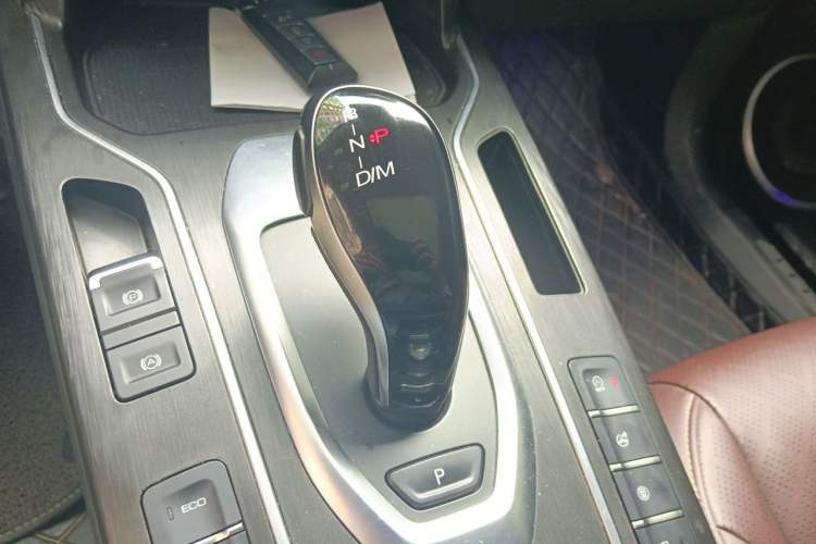 Used Wey VV6 2020 2.0T Two-Wheel Drive Zhiyue+ Gear Lever