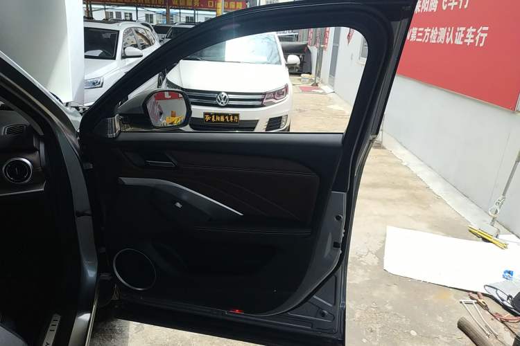Used Wey VV6 2020 2.0T Four-Wheel Drive Zhiyu+ Interior 5