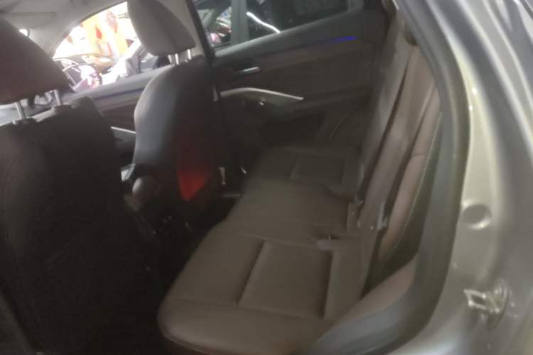 Used Wey VV6 2020 2.0T Two-Wheel Drive Smart Protection+ Left Rear Seat