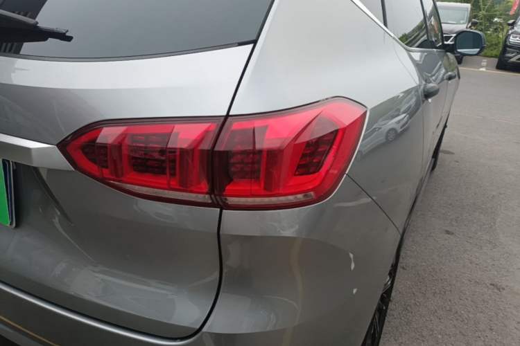 Used Wey VV6 2020 2.0T Two-Wheel Drive Smart Enjoyment+ Right Rear Taillight