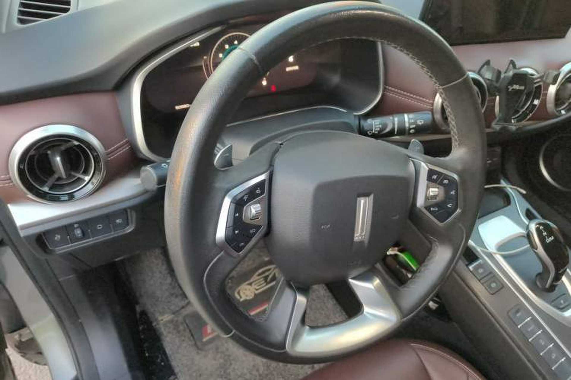 Used Wey VV6 2020 2.0T Two-Wheel Drive Smart Protection+ Steering Wheel