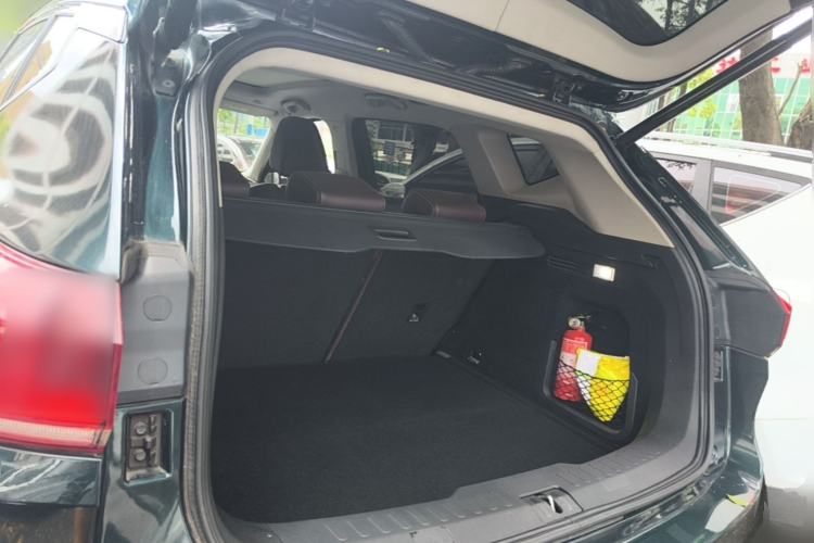 Used Wey VV6 2020 2.0T Two-Wheel Drive Smart Enjoyment+ Trunk