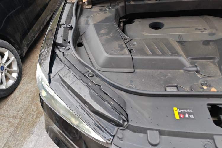 Used Wey VV6 2020 2.0T Two-Wheel Drive Smart Enjoyment+ Engine Bay Right