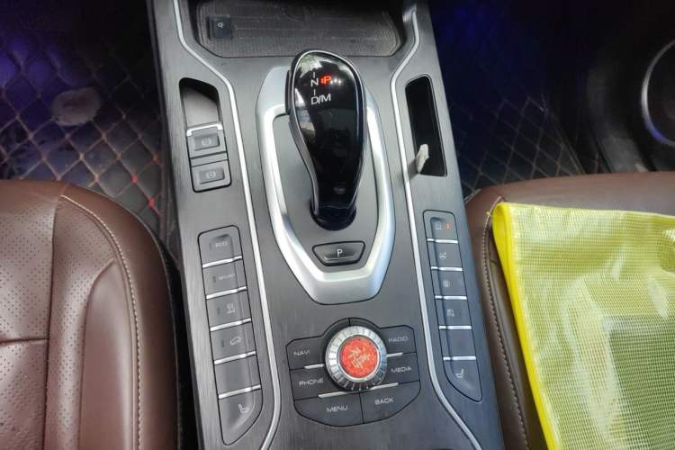Used Wey VV6 2020 2.0T Two-Wheel Drive Smart Enjoyment+ Gear Lever