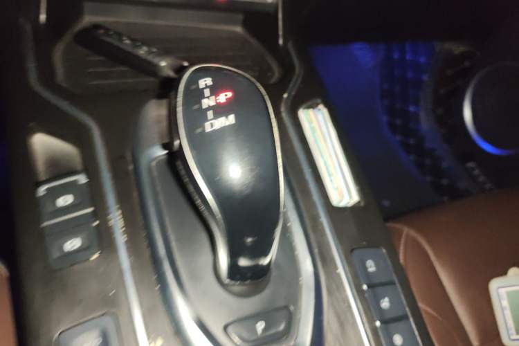 Used Wey VV6 2020 2.0T Two-Wheel Drive Smart Protection+ Gear Lever