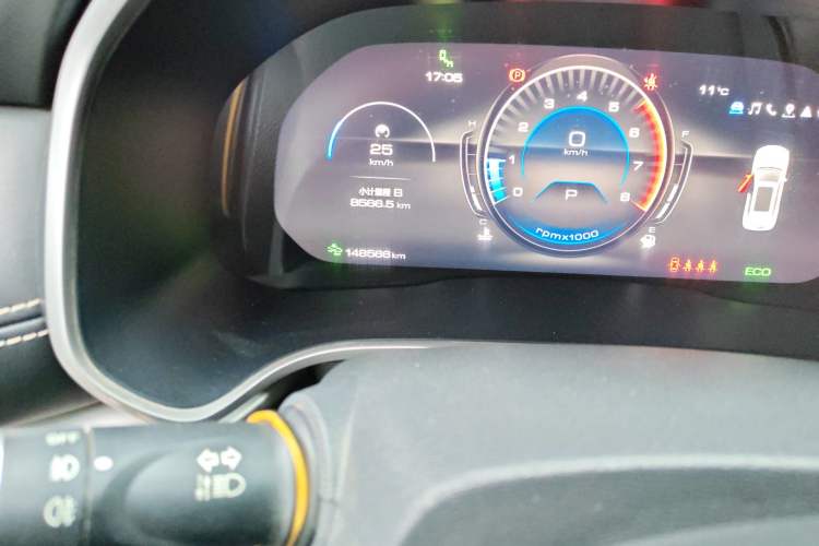 Used Wey VV6 2020 2.0T Two-Wheel Drive Smart Enjoyment+ Odometer Close Up