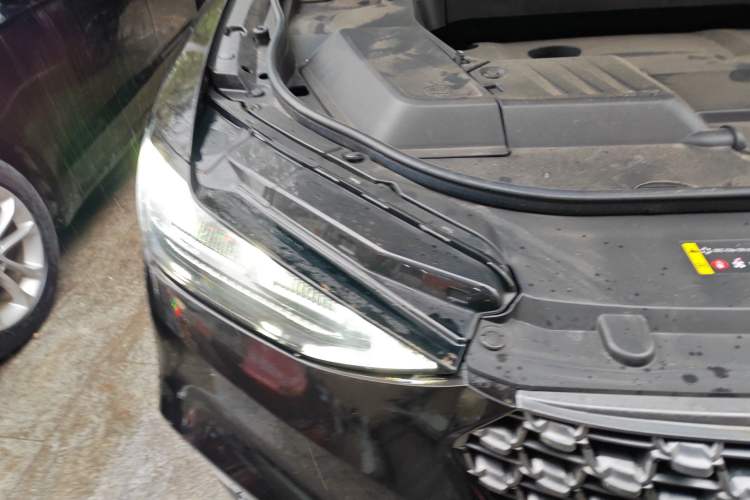 Used Wey VV6 2020 2.0T Two-Wheel Drive Smart Enjoyment+ Right Front Headlight