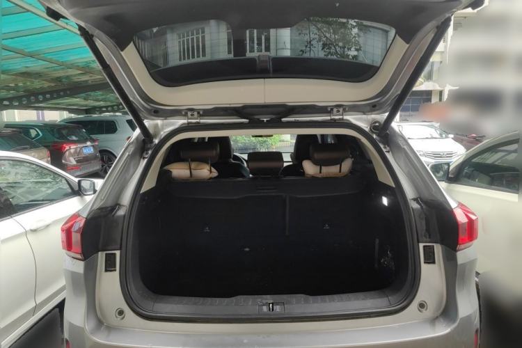 Used Wey VV6 2020 2.0T Two-Wheel Drive Smart Enjoyment+ Trunk