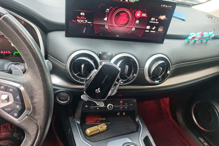 Used Wey VV6 2020 2.0T Two-Wheel Drive Smart Enjoyment+ Audio And AC Panel