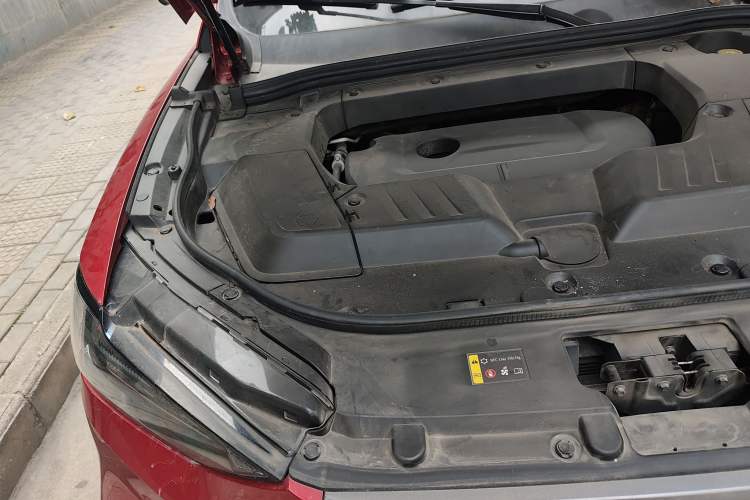 Used Wey VV6 2020 2.0T Four-Wheel Drive Zhiyu+ Engine Bay Right