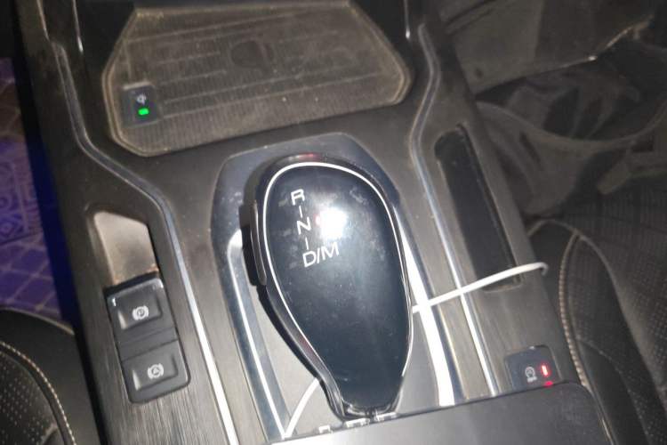 Used Wey VV6 2020 2.0T Two-Wheel Drive Smart Enjoyment+ Gear Lever