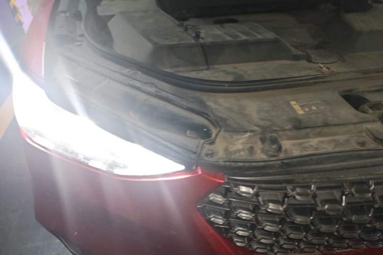 Used Wey VV6 2020 2.0T Two-Wheel Drive Smart Enjoyment+ Right Front Headlight