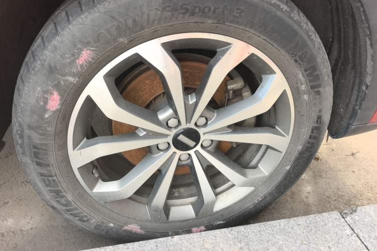 Used Wey VV6 2020 2.0T Two-Wheel Drive Smart Protection+ Right Front Wheel Hub