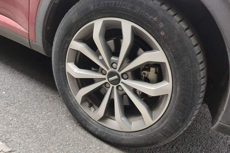 Used Wey VV6 2020 2.0T Four-Wheel Drive Zhiyu+ Right Front Wheel Hub