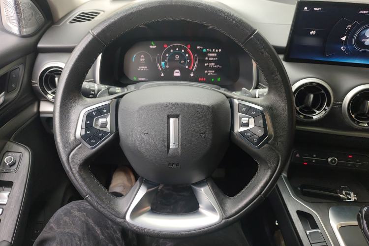 Used Wey VV6 2020 2.0T Four-Wheel Drive Zhiyu+ Steering Wheel