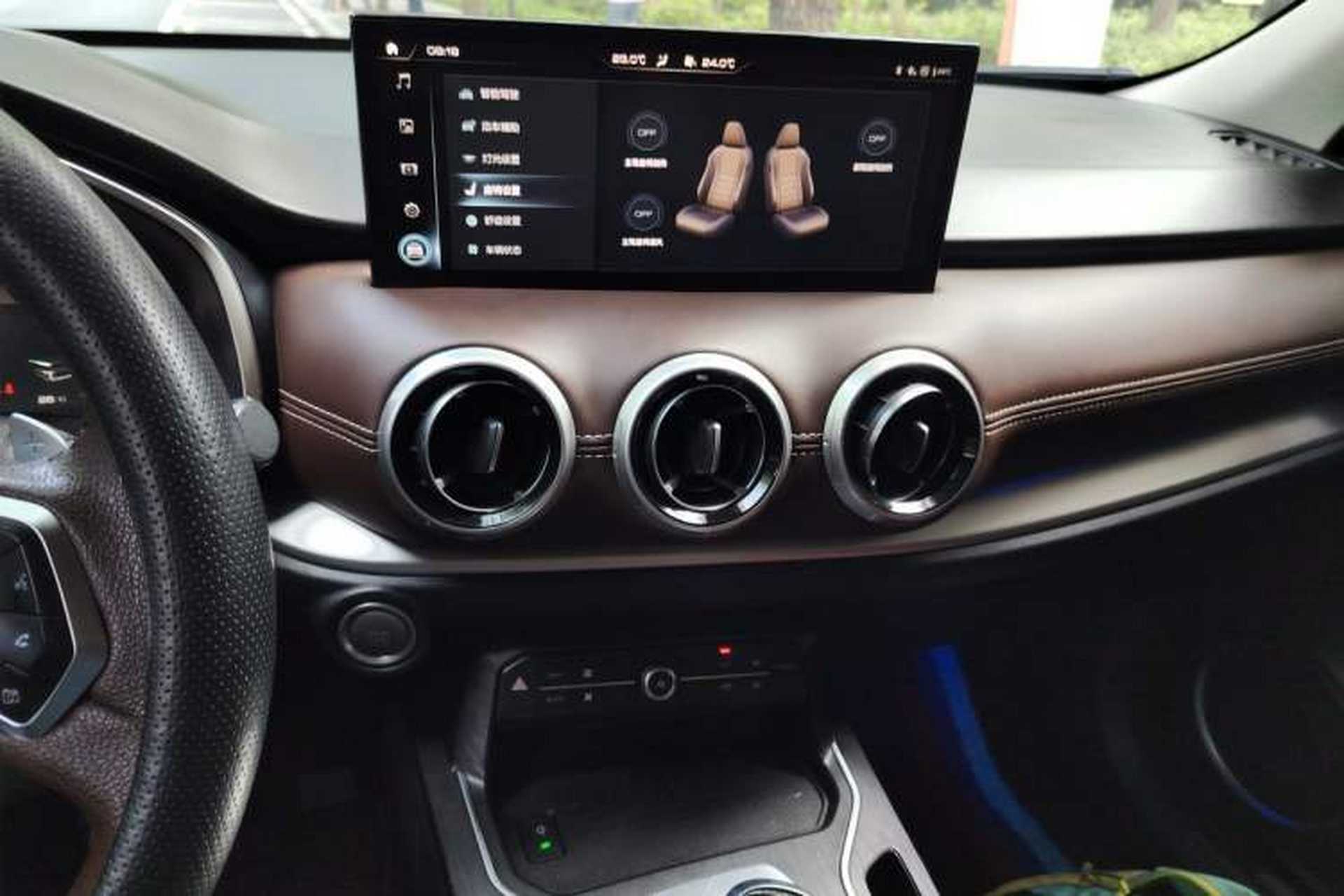 Used Wey VV6 2020 2.0T Two-Wheel Drive Smart Enjoyment+ Audio And AC Panel