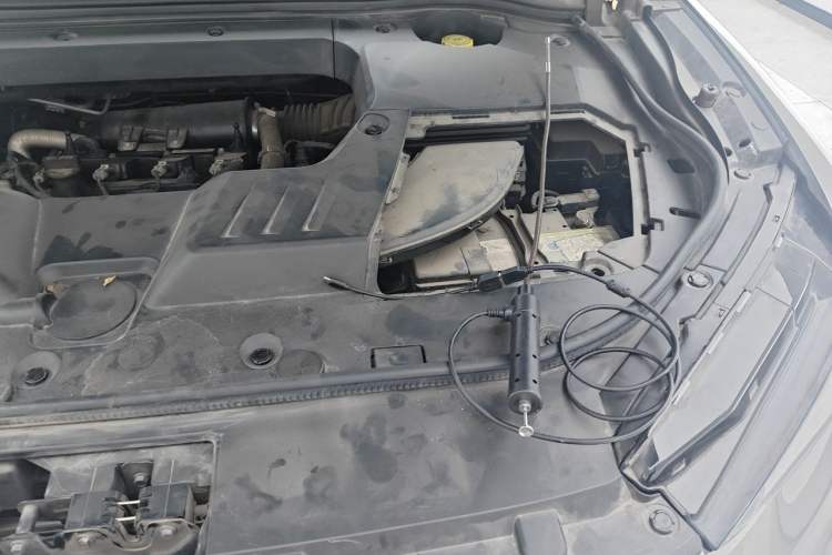 Used Wey VV6 2020 2.0T Two-Wheel Drive Smart Protection+ Engine Bay Left