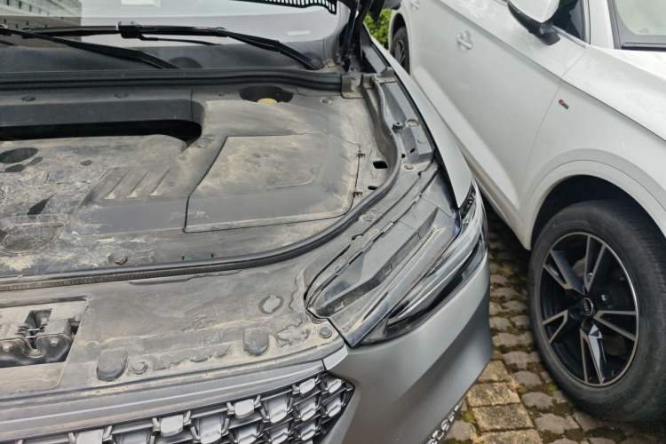 Used Wey VV6 2020 2.0T Two-Wheel Drive Smart Enjoyment+ Engine Bay Left