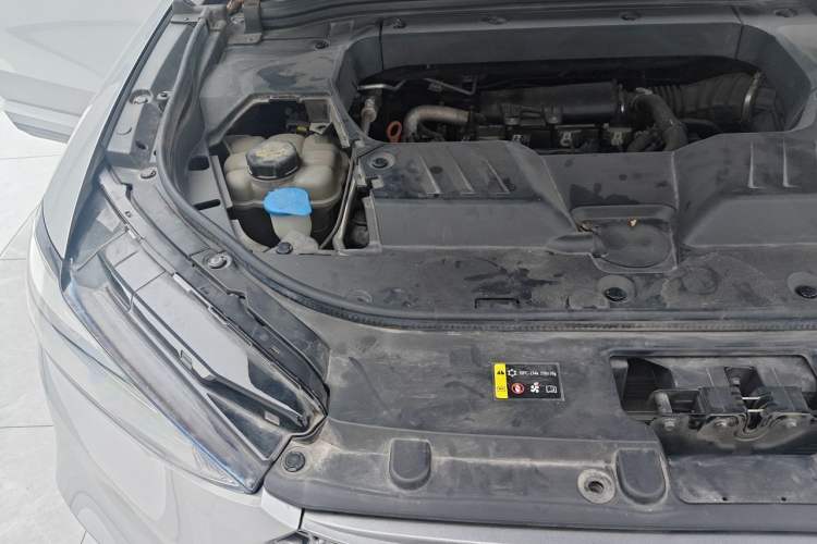 Used Wey VV6 2020 2.0T Two-Wheel Drive Smart Protection+ Engine Bay Right