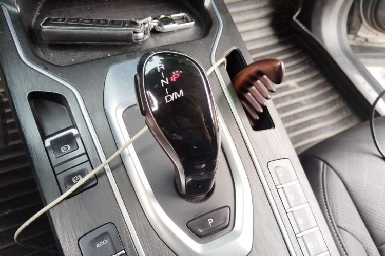 Used Wey VV6 2020 2.0T Two-Wheel Drive Smart Protection+ Gear Lever