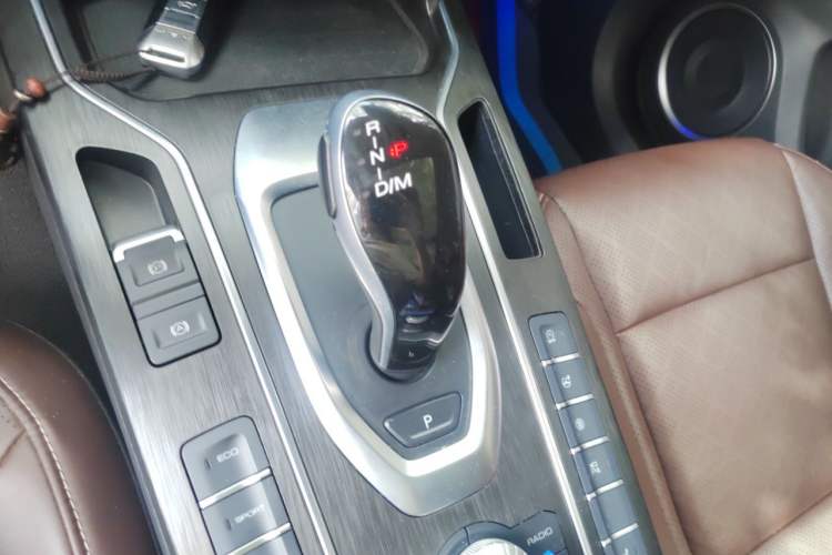 Used Wey VV6 2020 2.0T Two-Wheel Drive Smart Protection+ Gear Lever